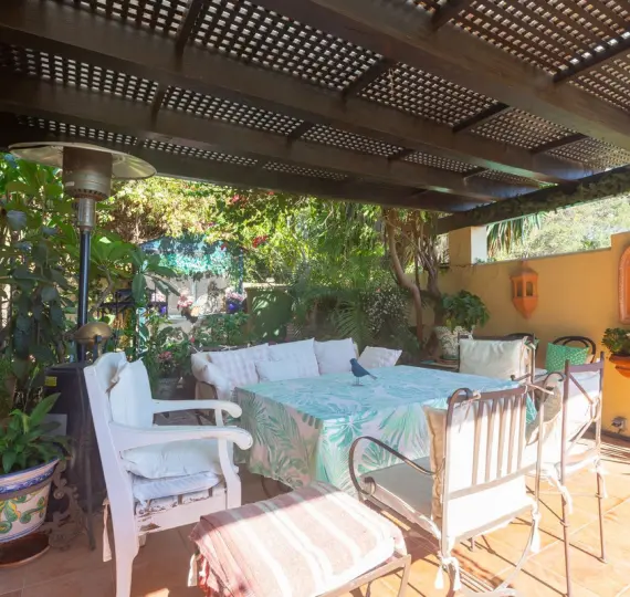 Oтдельно стоящая вилла R5146693