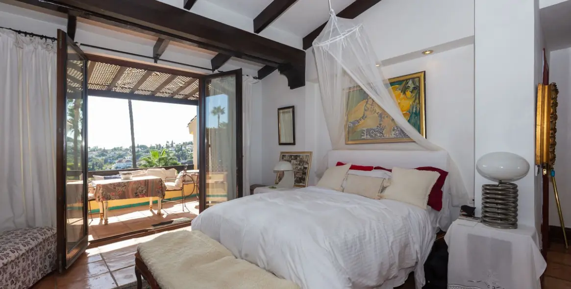 Продажа  отдельно стоящей виллы в Marbella East (район Elviria) 8