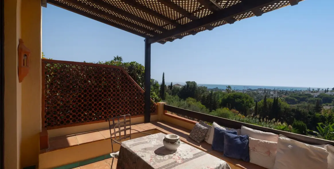 Продажа  отдельно стоящей виллы в Marbella East (район Elviria) 14