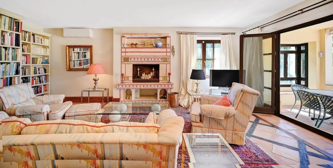 Продажа  отдельно стоящей виллы в Marbella East (район Elviria) 19