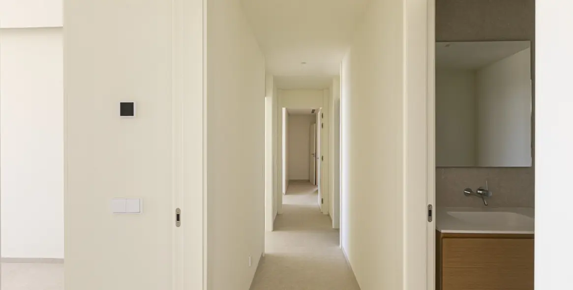 Venta de apartamento en planta media en Benahavís 7