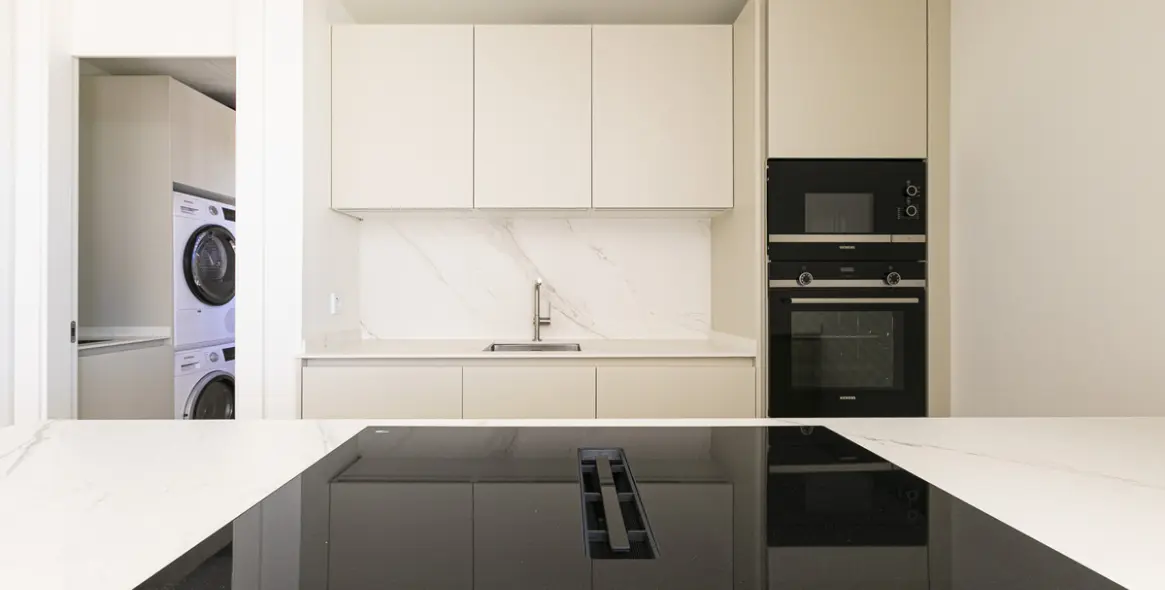 Venta de apartamento en planta media en Benahavís 8