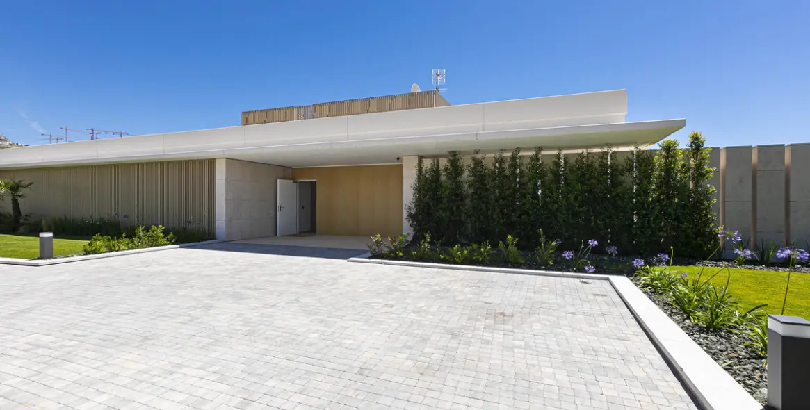 Venta de apartamento en planta media en Benahavís 13