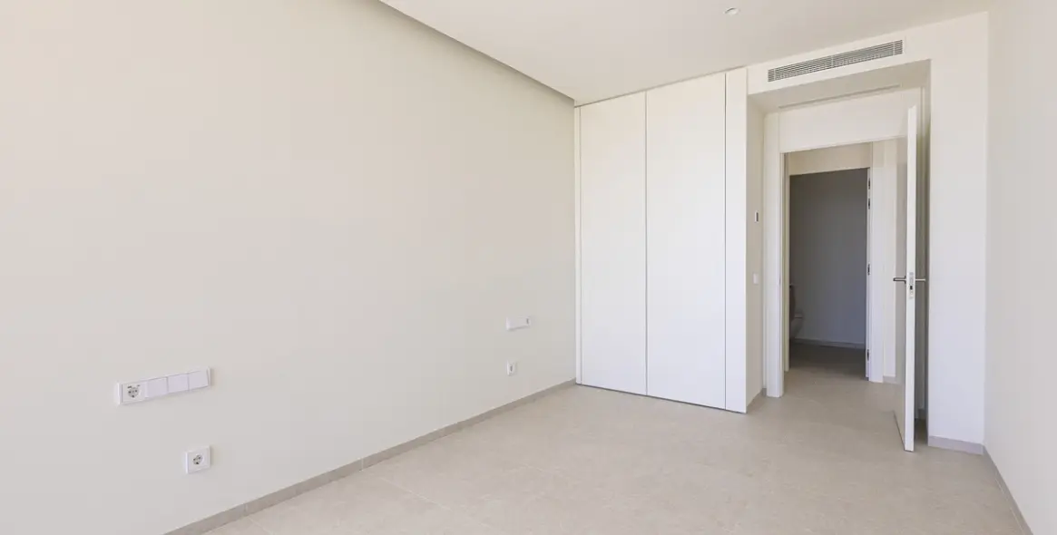 Venta de apartamento en planta media en Benahavís 21