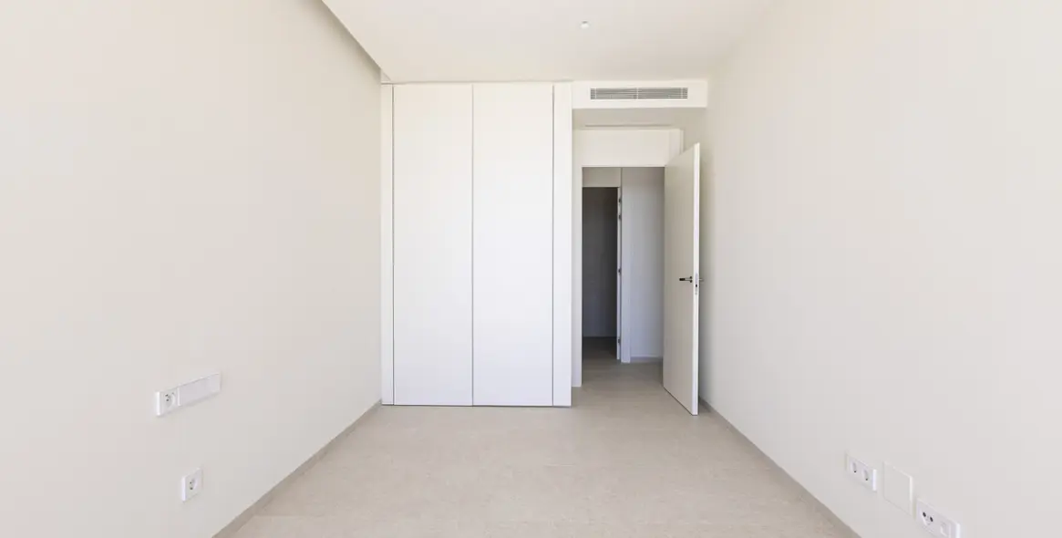 Venta de apartamento en planta media en Benahavís 24