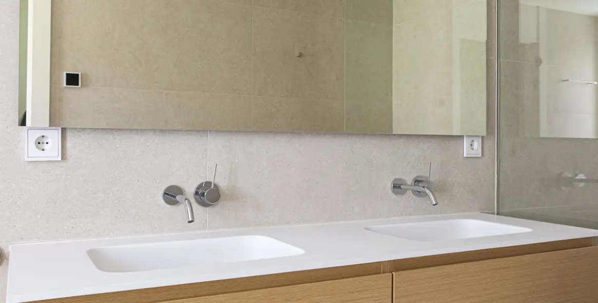 Venta de apartamento en planta media en Benahavís 30