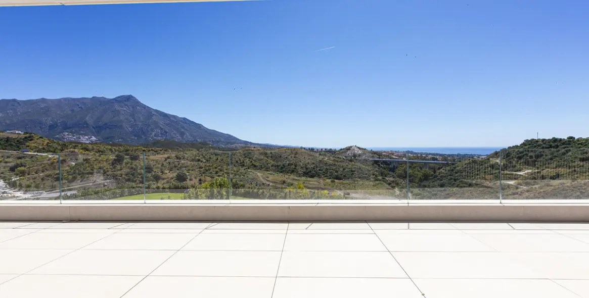 Venta de apartamento en planta media en Benahavís 31