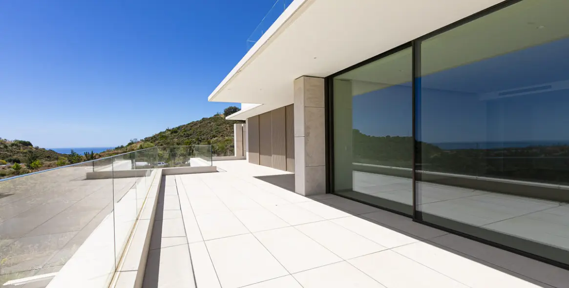 Venta de apartamento en planta media en Benahavís 33