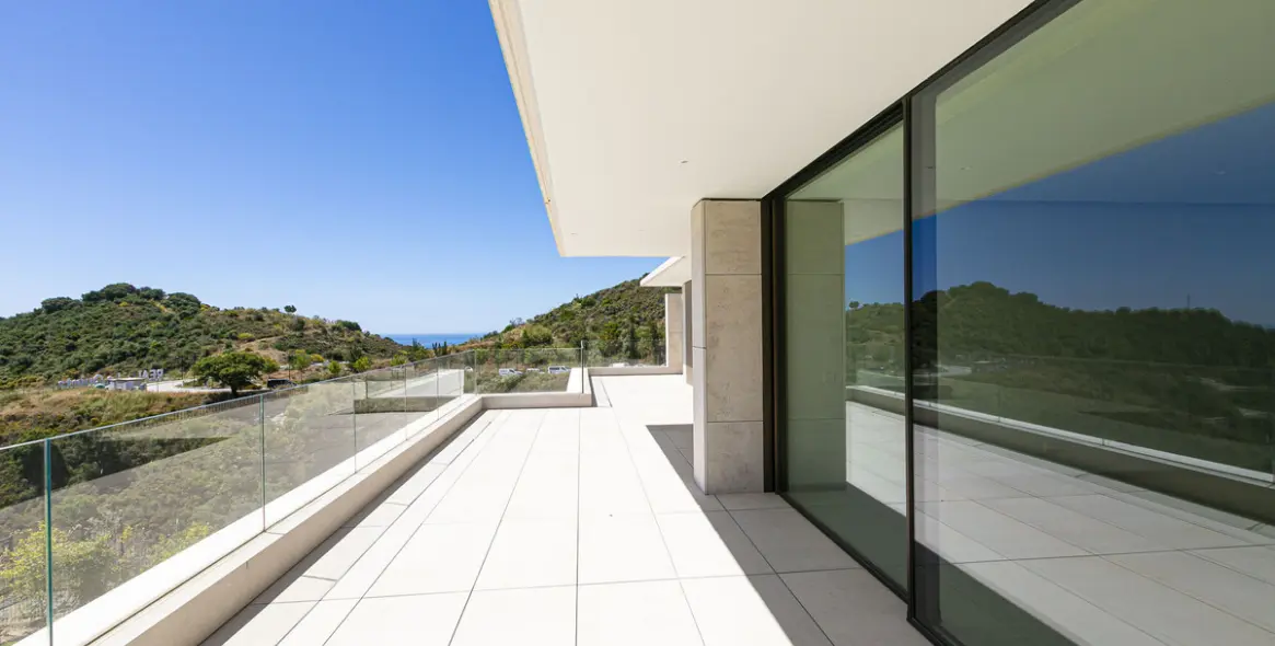 Venta de apartamento en planta media en Benahavís 34