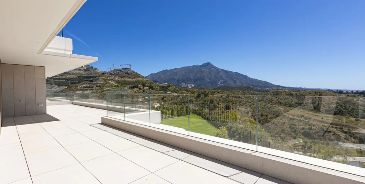 Venta de apartamento en planta media en Benahavís 37