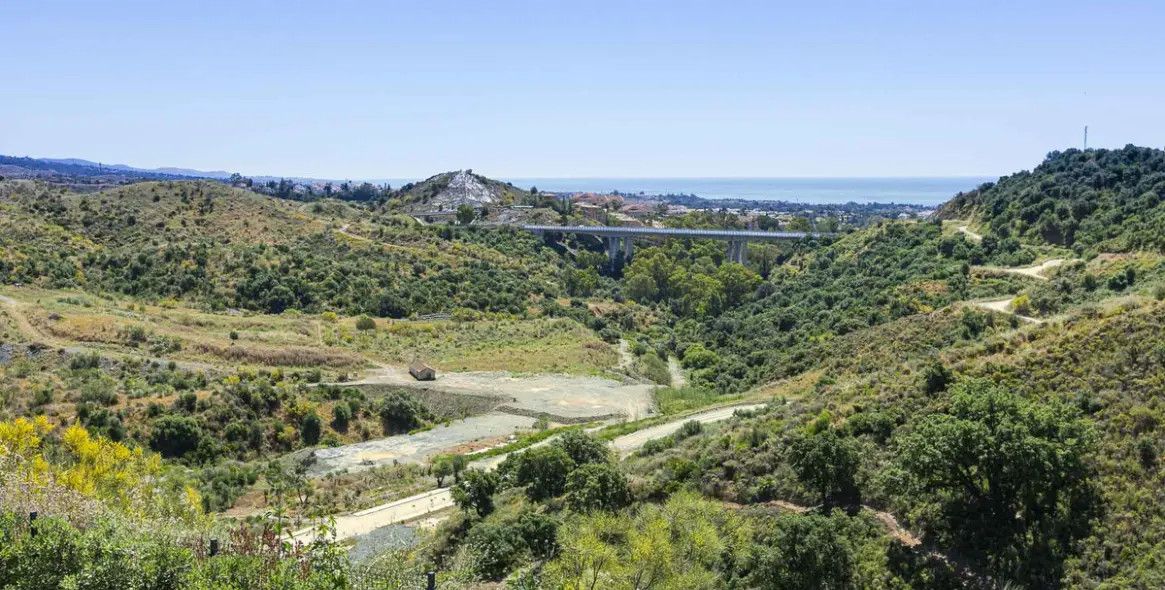 Venta de apartamento en planta media en Benahavís 40