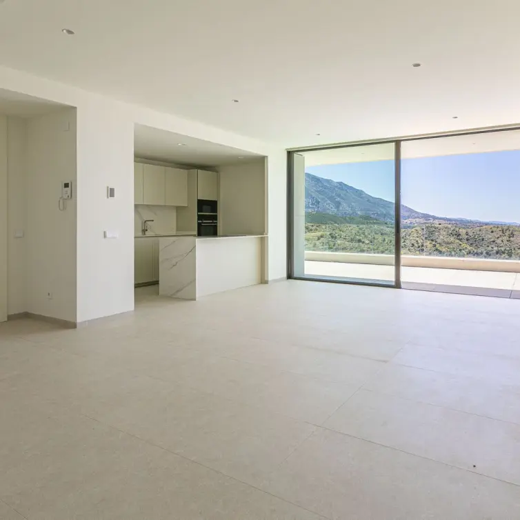 Venta de apartamento en planta media en Benahavís