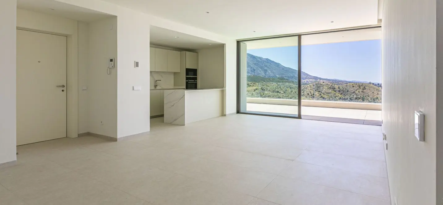 Venta de apartamento en planta media en Benahavís 3