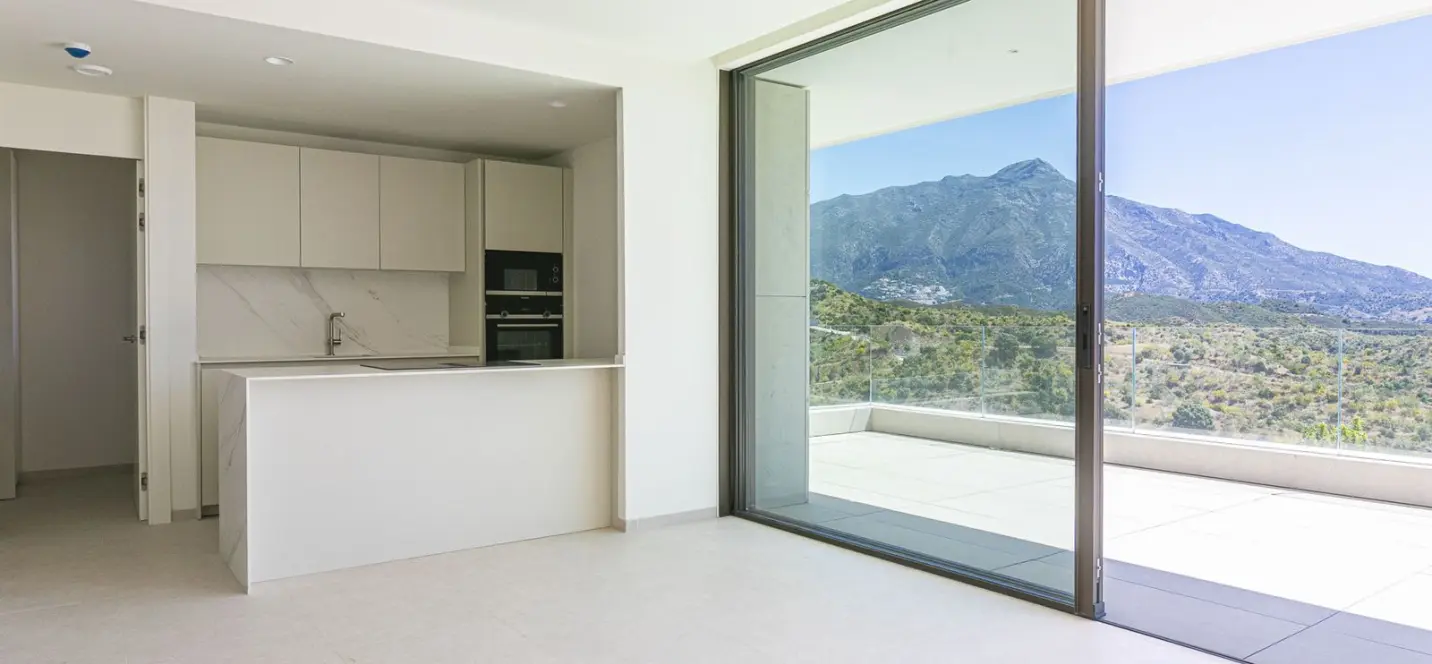 Venta de apartamento en planta media en Benahavís 4