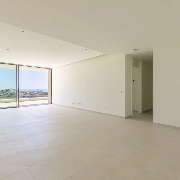 Venta de apartamento en planta media en Benahavís