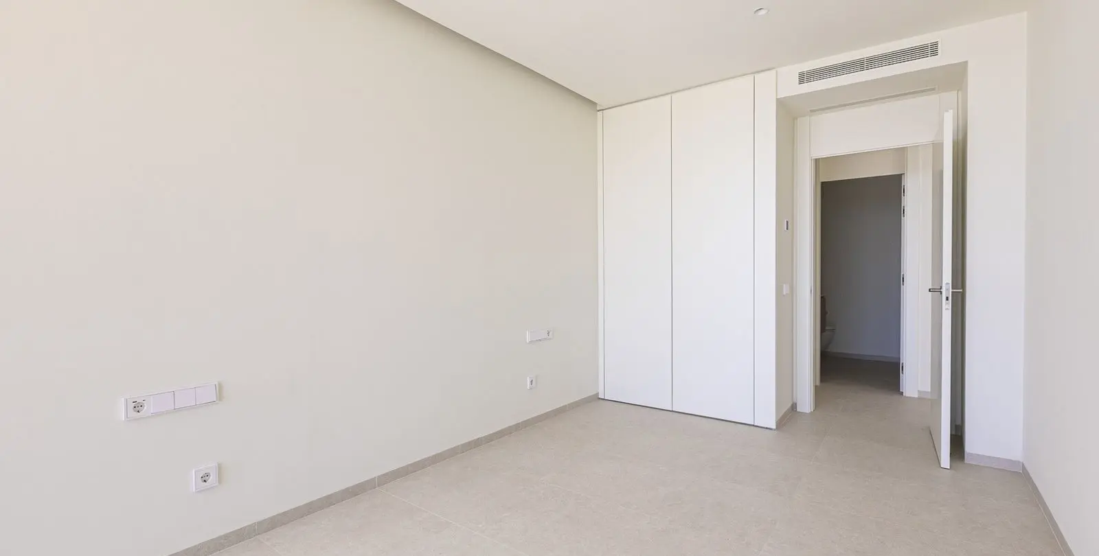 Venta de apartamento en planta media en Benahavís 21