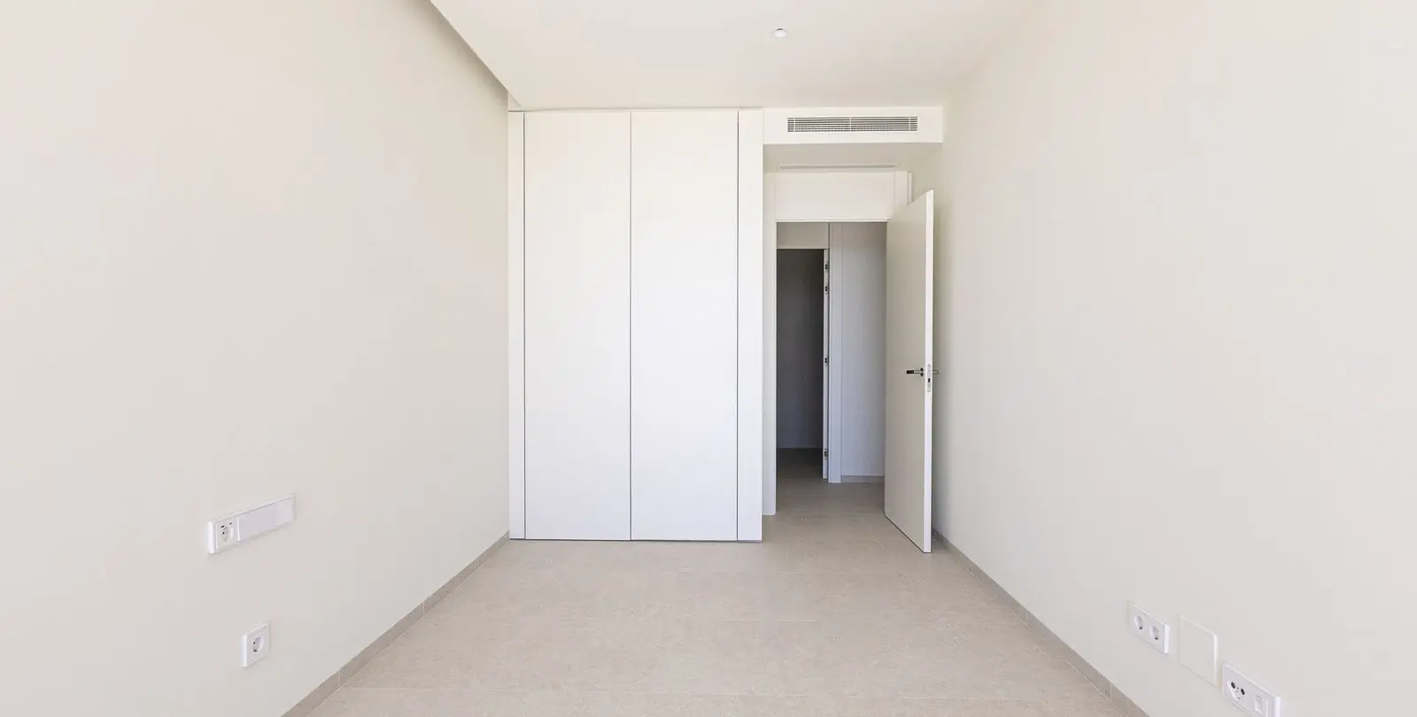 Venta de apartamento en planta media en Benahavís 24