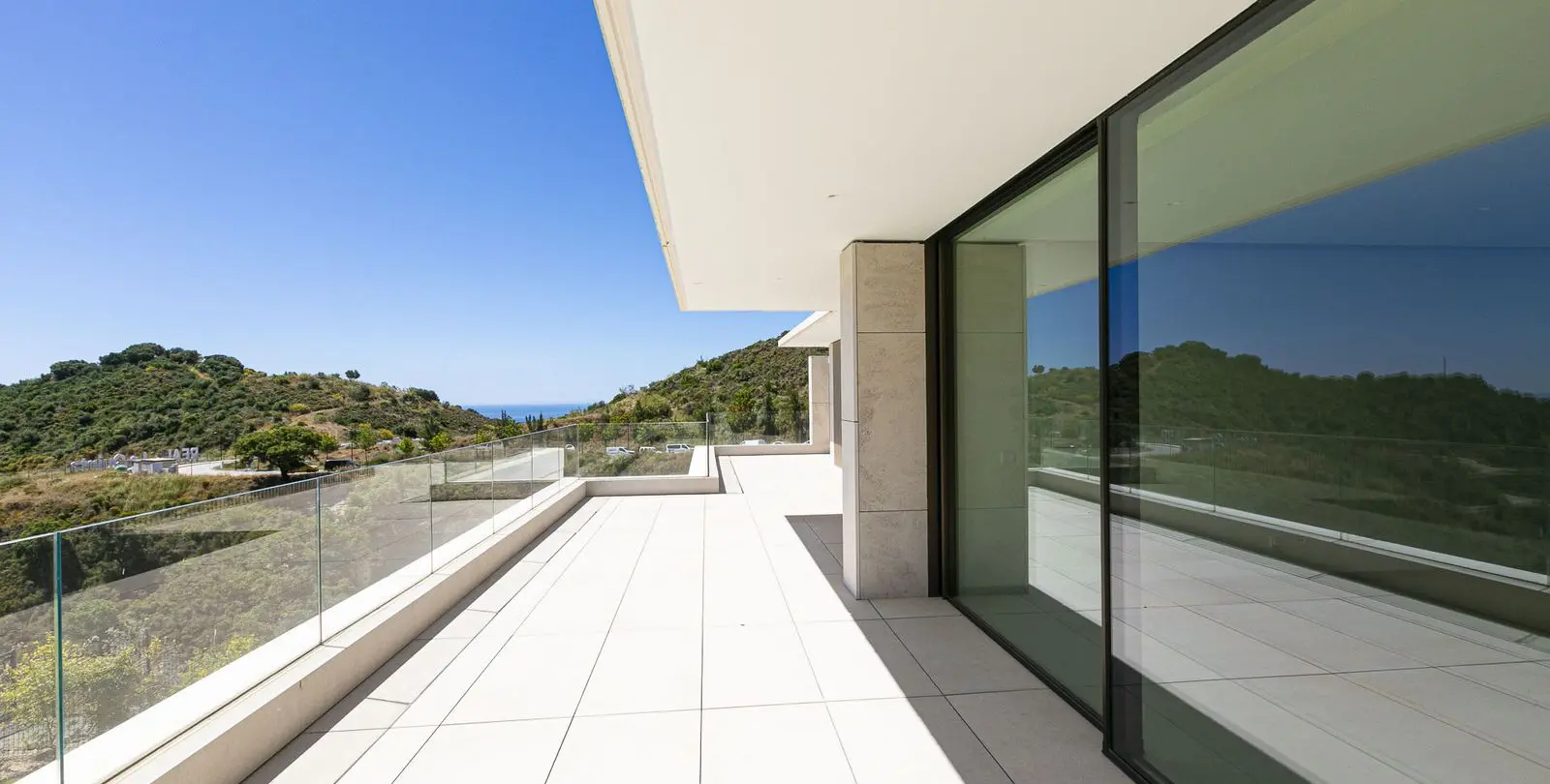 Venta de apartamento en planta media en Benahavís 34
