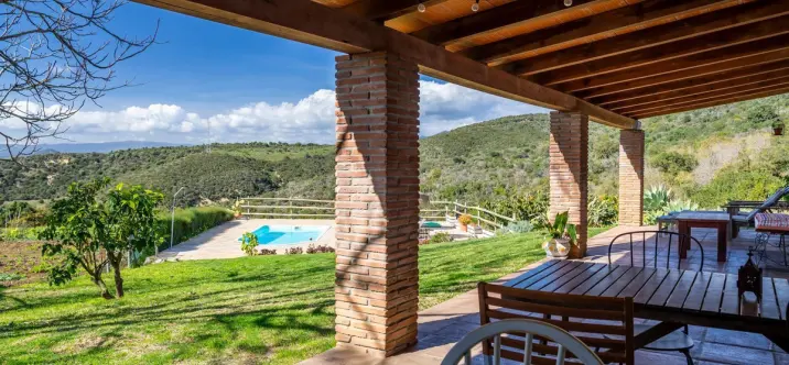 Venta de hotel en Casares 0