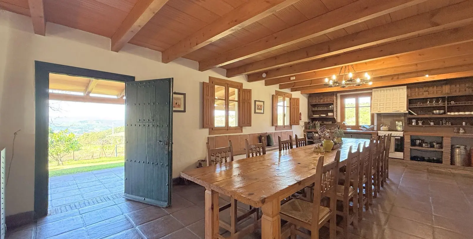 Sale of hotel in Casares 5