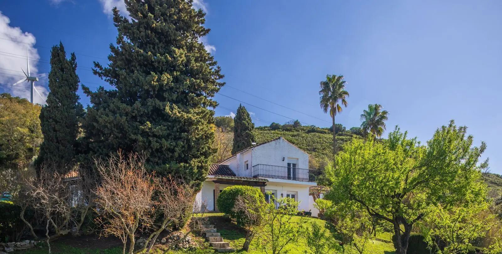 Sale of hotel in Casares 9
