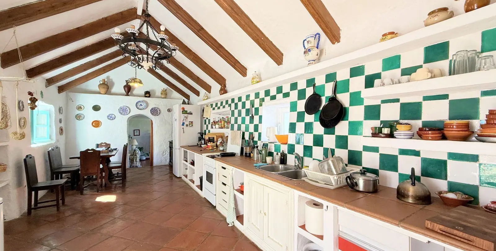 Sale of hotel in Casares 16