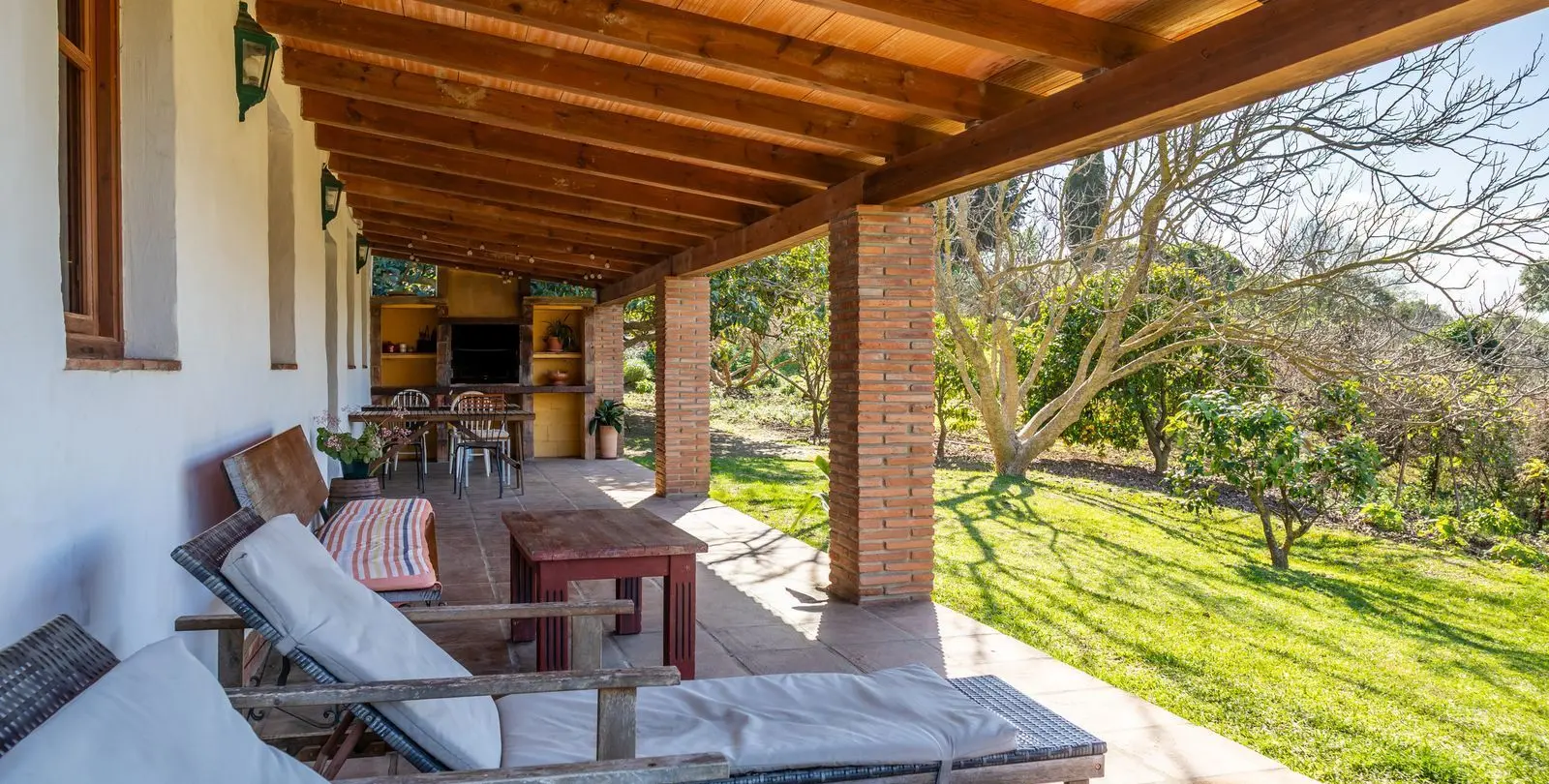 Sale of hotel in Casares 25