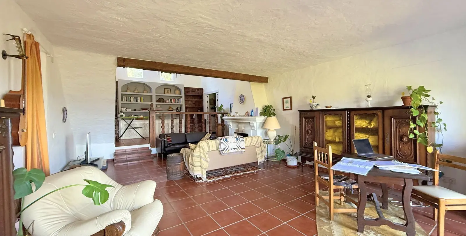 Sale of hotel in Casares 29