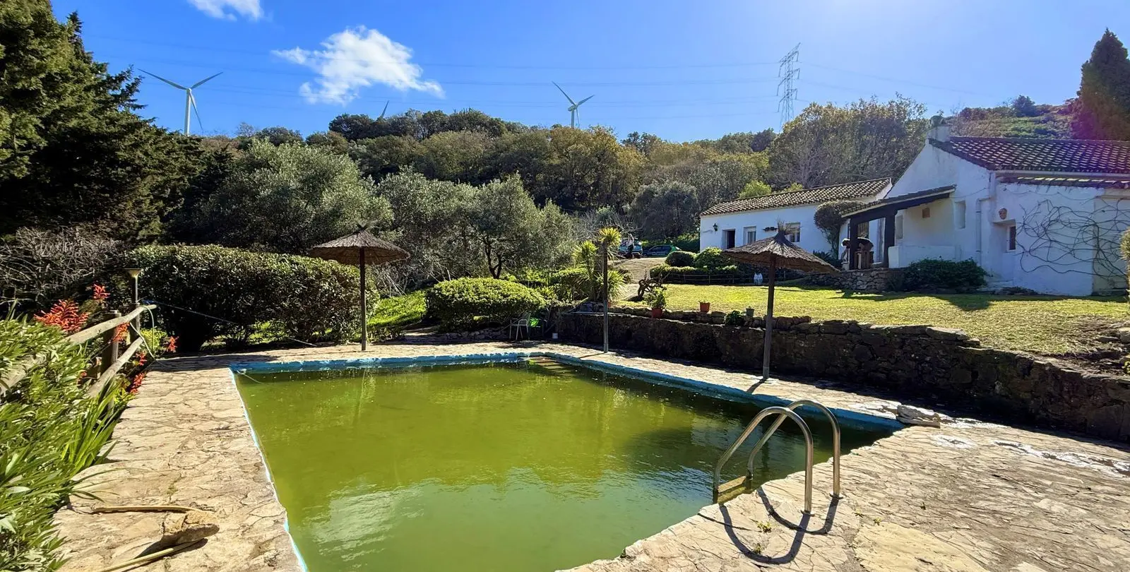 Sale of hotel in Casares 31