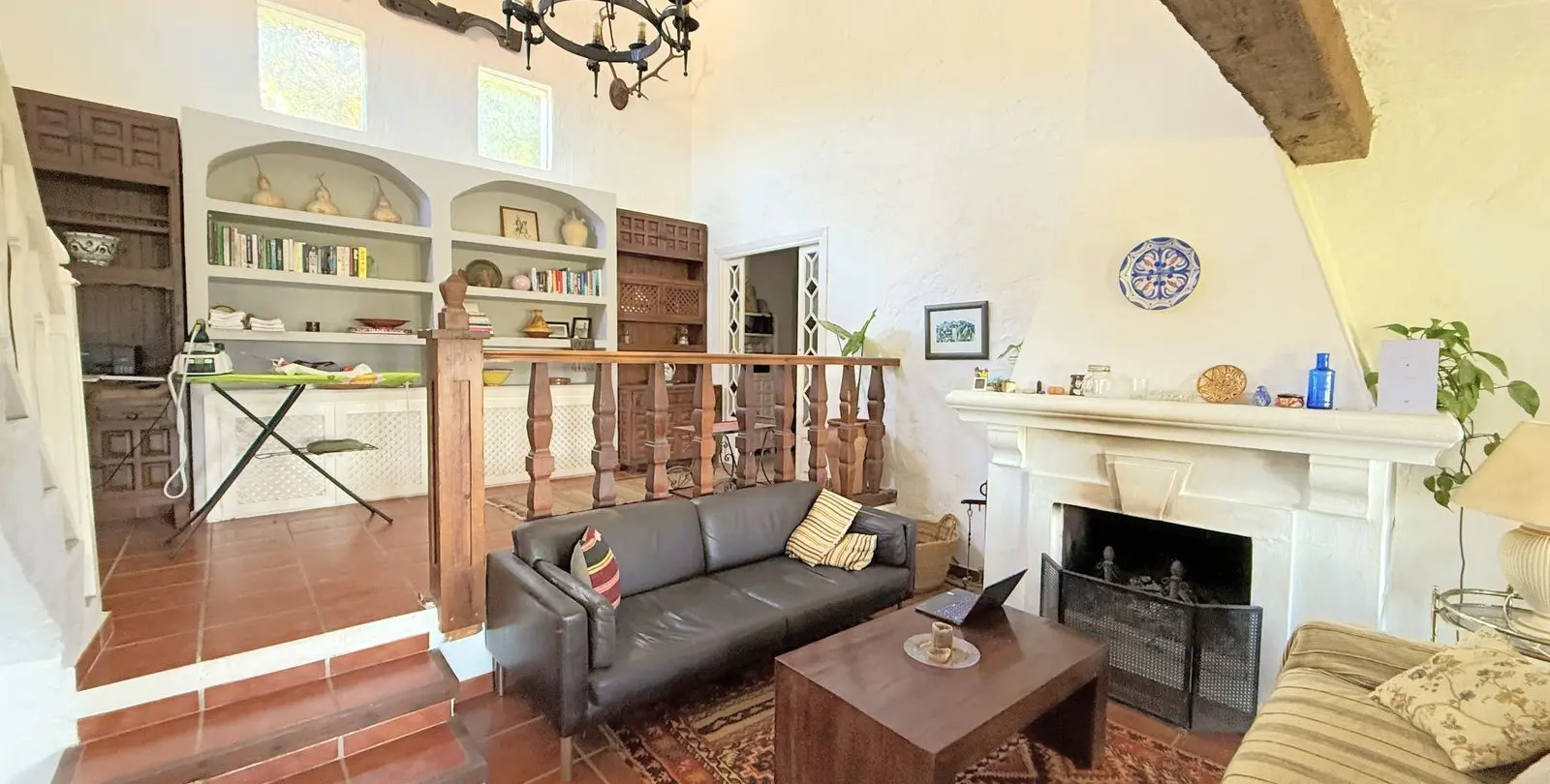 Sale of hotel in Casares 32