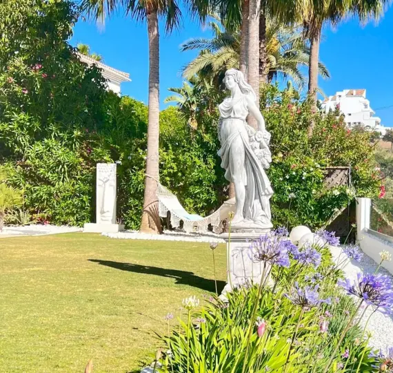 Venta de villa independiente en Riviera del Sol