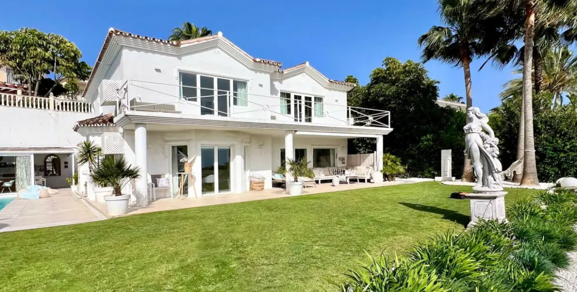Sale of detached villa in Riviera del Sol 4