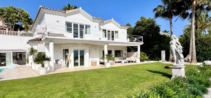 Venta de villa independiente en Riviera del Sol 3