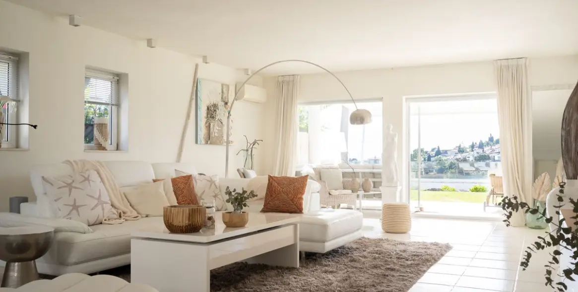 Sale of detached villa in Riviera del Sol 13