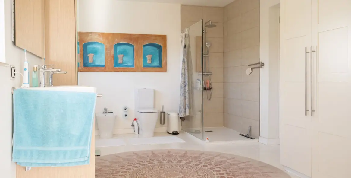 Sale of detached villa in Riviera del Sol 38