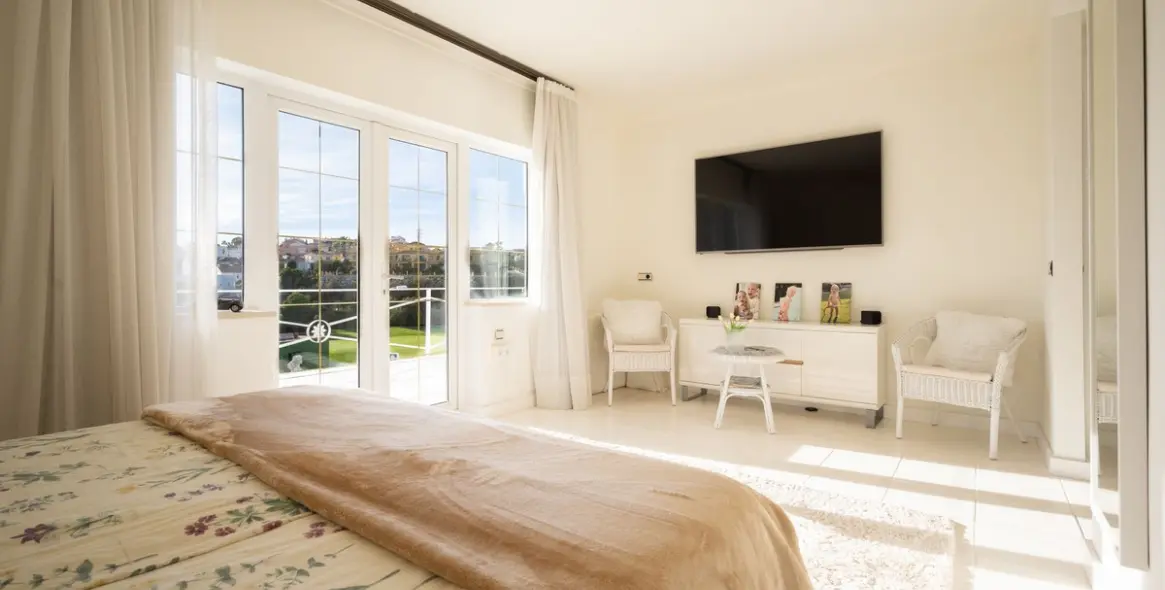 Sale of detached villa in Riviera del Sol 42