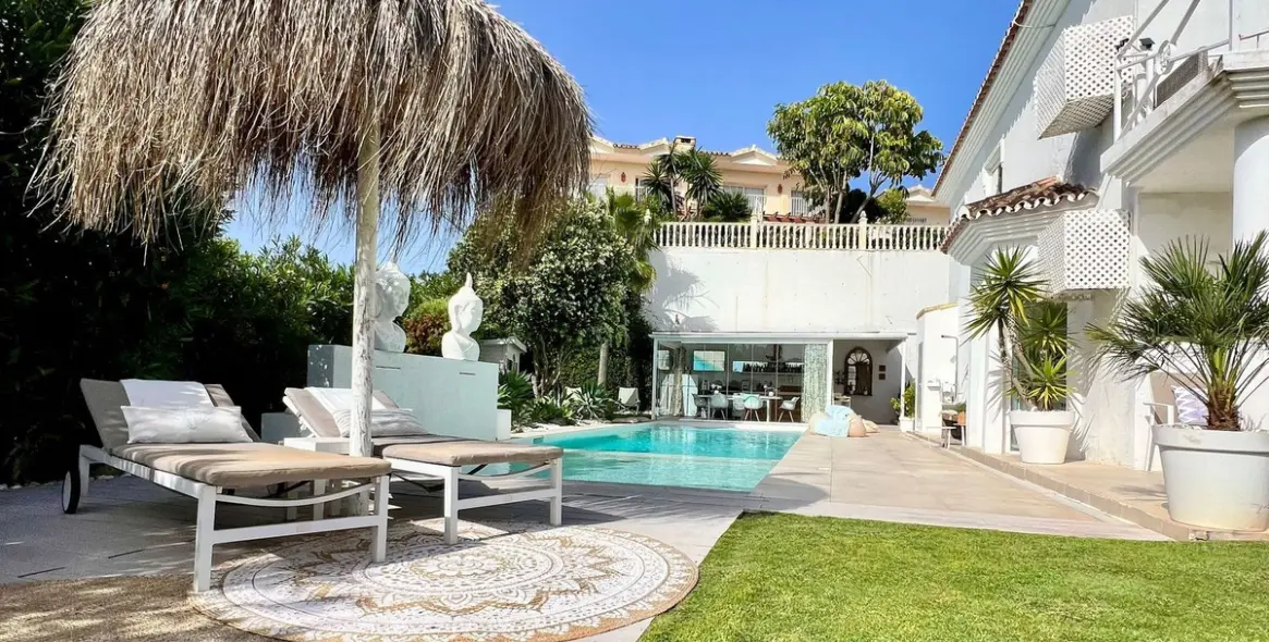 Sale of detached villa in Riviera del Sol 50