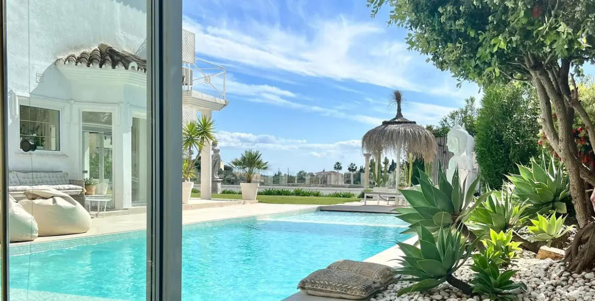 Sale of detached villa in Riviera del Sol 60