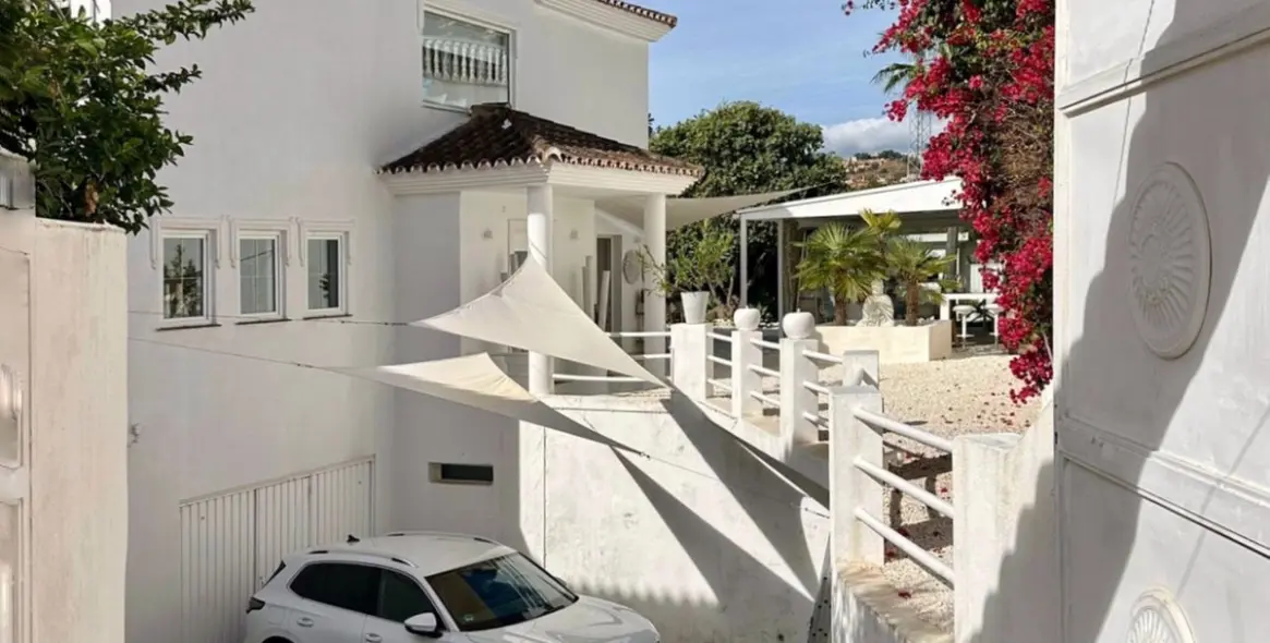 Sale of detached villa in Riviera del Sol 71
