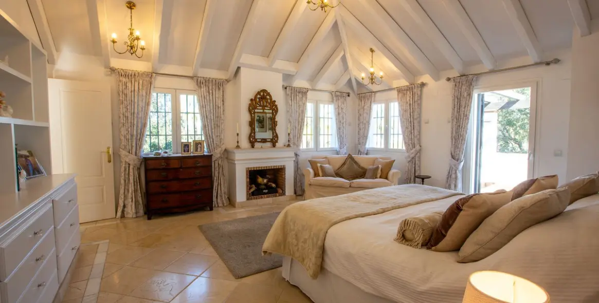 Продажа  отдельно стоящей виллы в Sotogrande 5