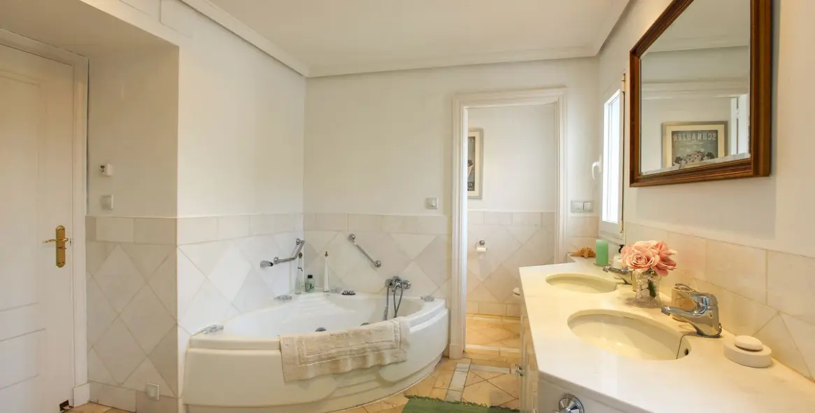 Продажа  отдельно стоящей виллы в Sotogrande 16