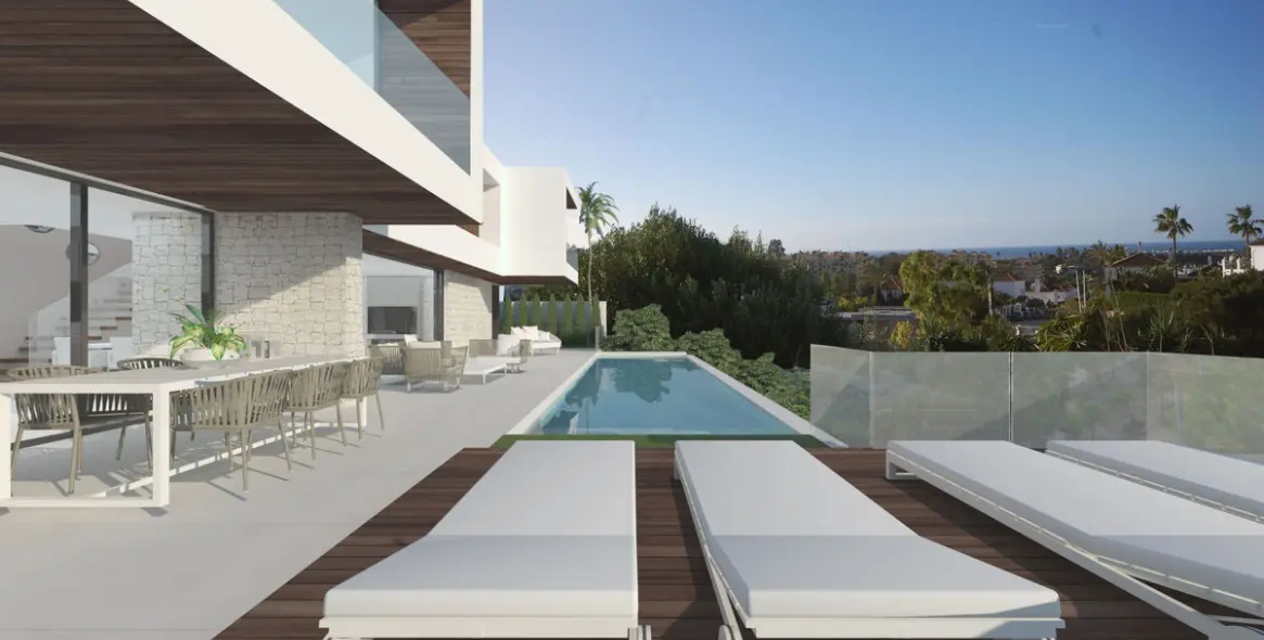 Sale of detached villa in Estepona 2