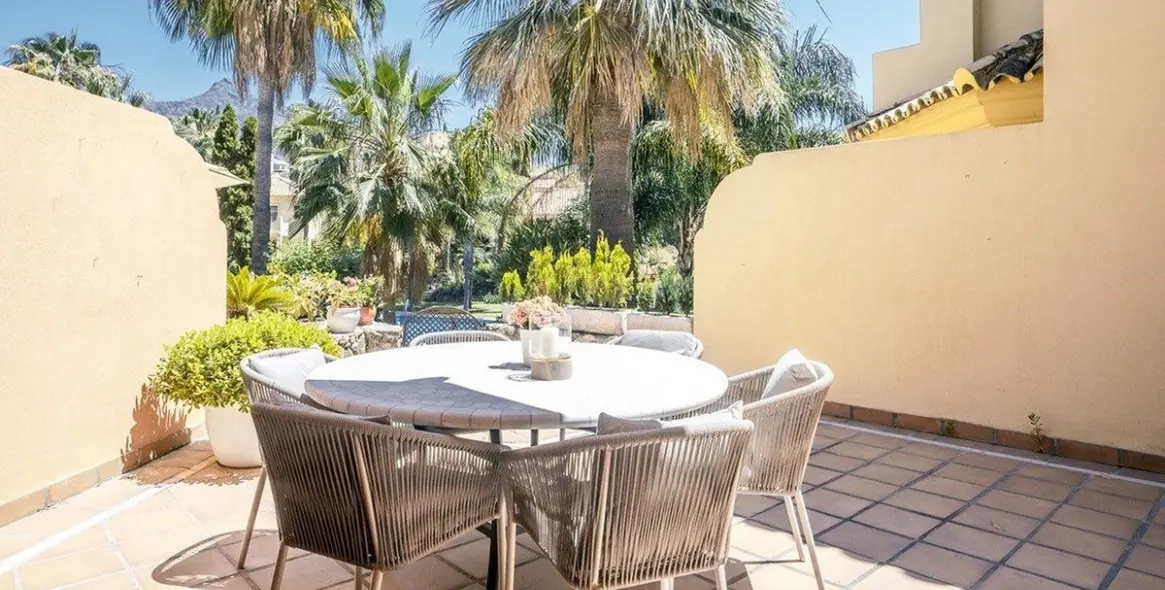 Sale of semi-detached house in Marbella (district The Golden Mile) 2