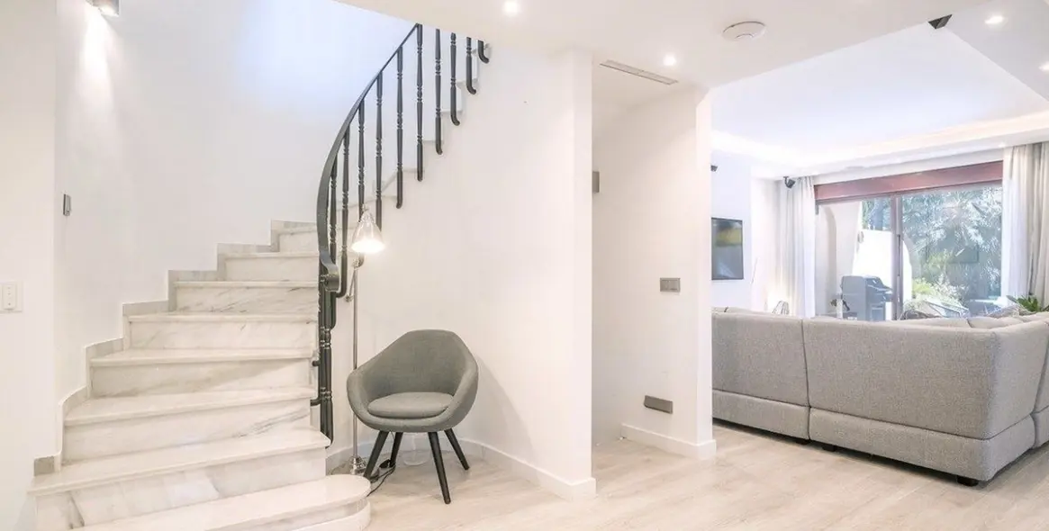 Sale of semi-detached house in Marbella (district The Golden Mile) 5