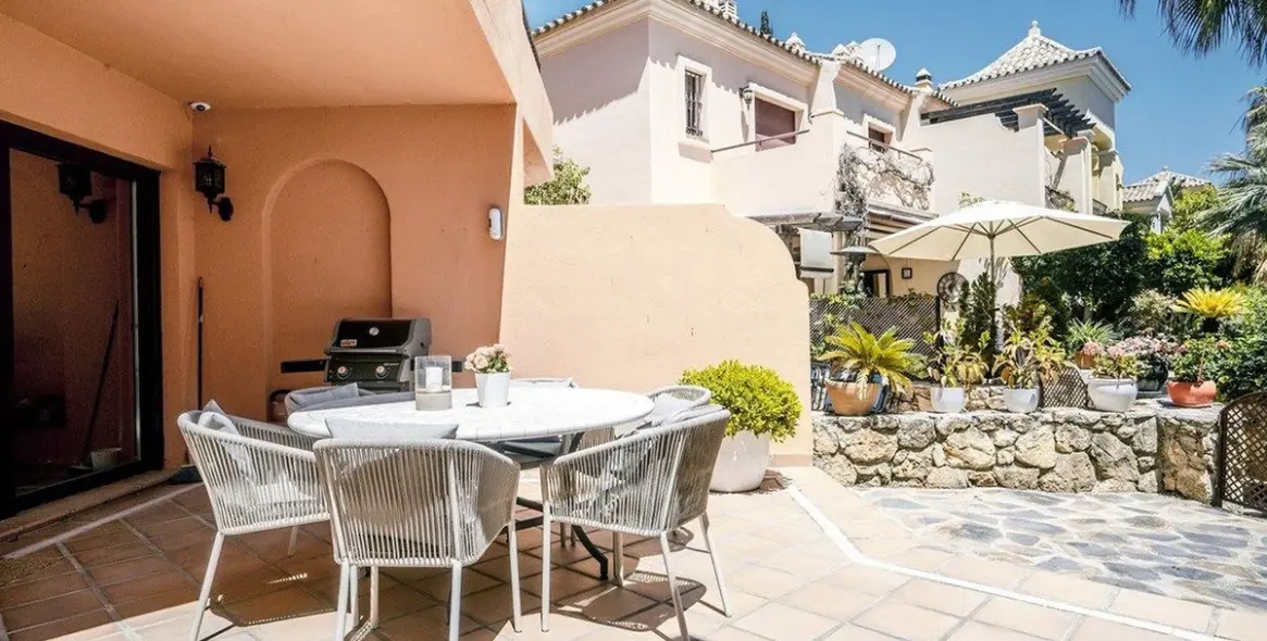 Sale of semi-detached house in Marbella (district The Golden Mile) 6