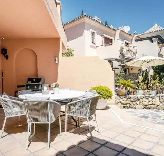 Semi-detached house R5162563