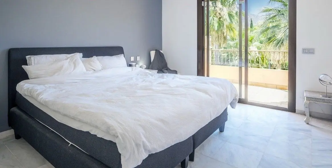 Sale of semi-detached house in Marbella (district The Golden Mile) 9