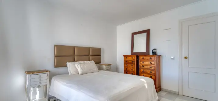 Venta de villa independiente en Nueva Andalucía 2