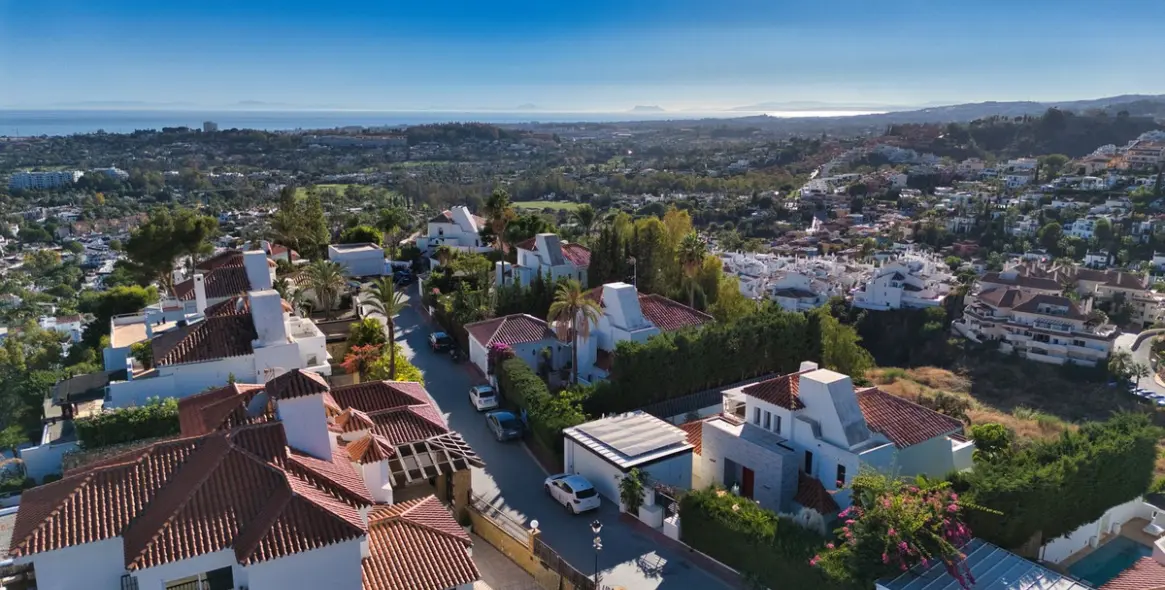 Venta de villa independiente en Nueva Andalucía 14