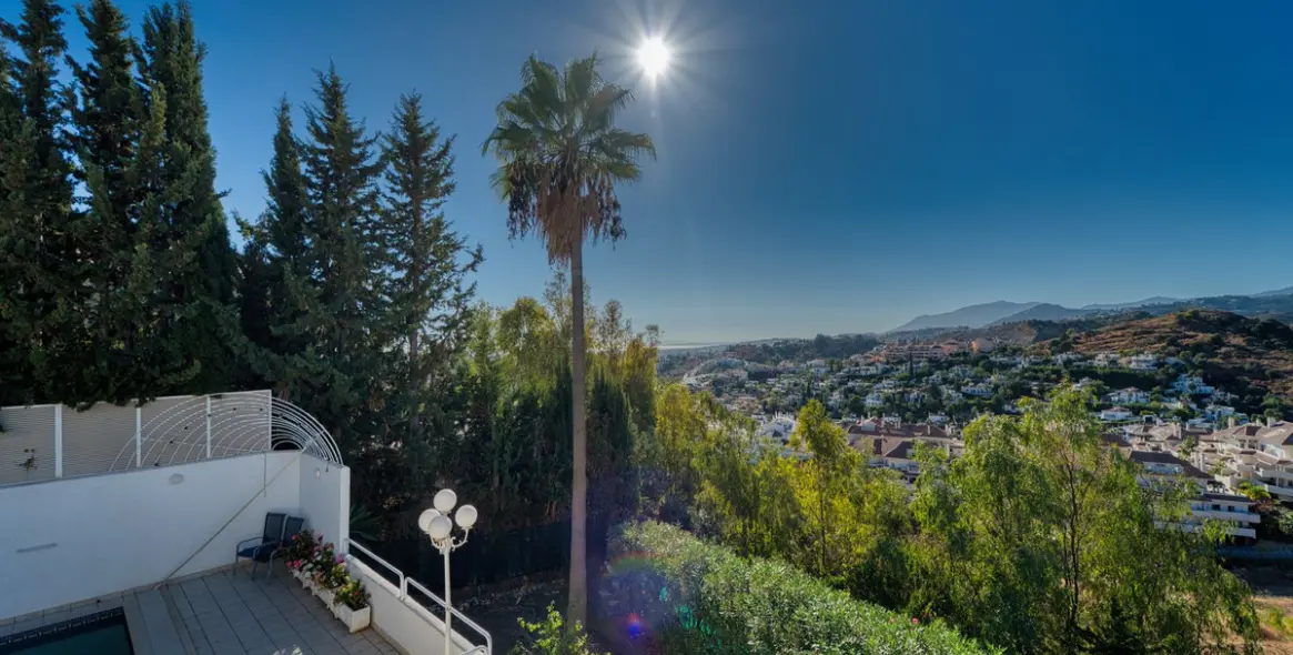 Sale of detached villa in Nueva Andalucía 21